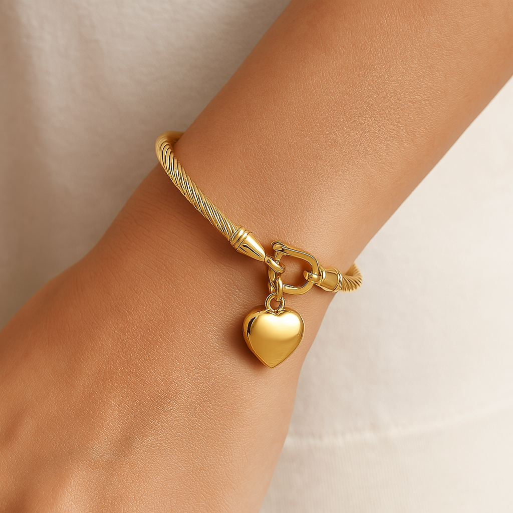 18K Gold Heart Pendant Charm Bangle